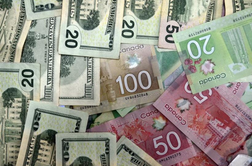 Top FX tips for Canadian snowbirds to exchange currency