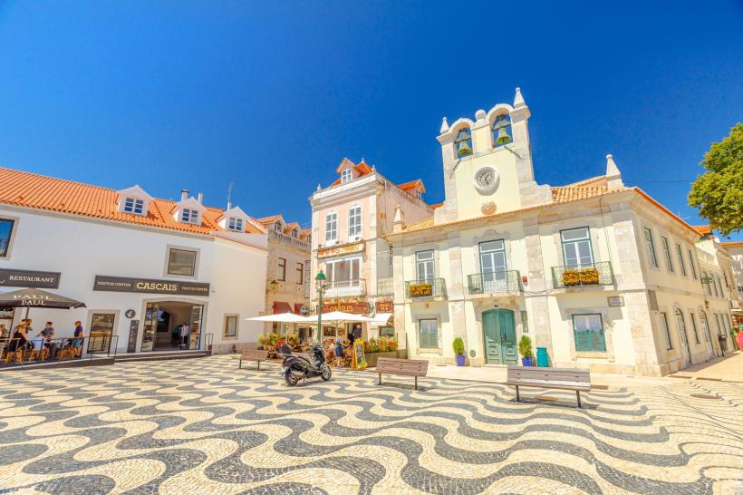 Where Canadian Snowbirds Spend the Winter in Portugal