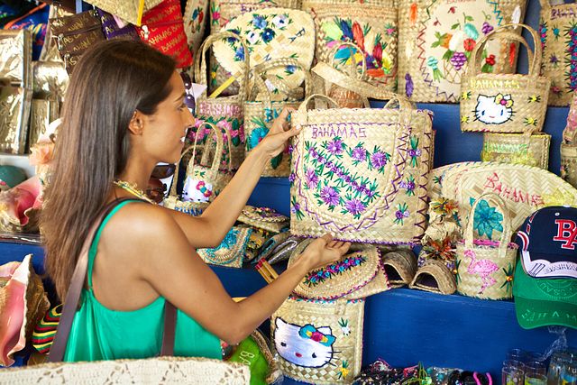 Shopping at the Straw Market - Nassau & Paradise Island for Canadian Snowbirds