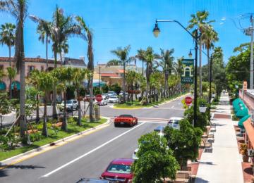 Shopping in Downtown Venice