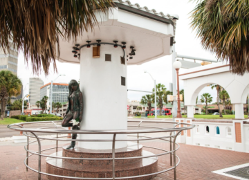 Selena Memorial - Mirador de la Flor