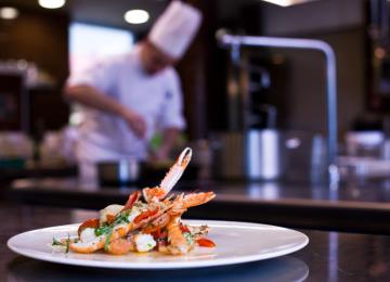 Chef cocina a la vista