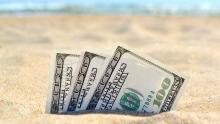 Here's Why Canadian Snowbirds Should Buy U.S. Dollars Now
