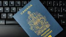 Canadians snowbirds can renew their passports online